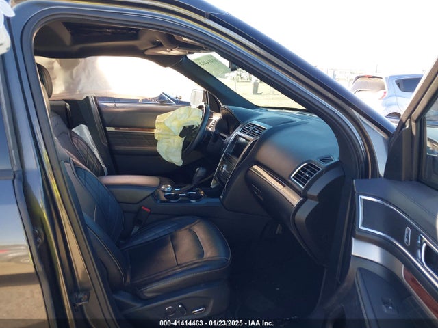 Ford Explorer Platinum 2018 1FM5K8HTXJGB79861 Image 5