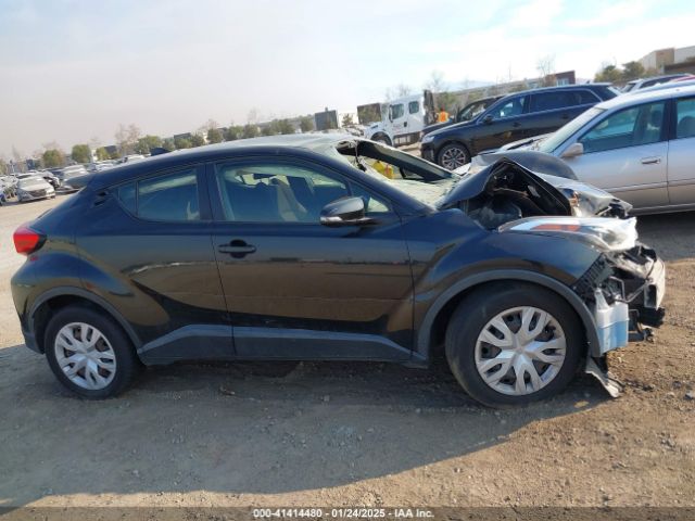 JTNKHMBX3K1038852 Toyota C-HR LE
