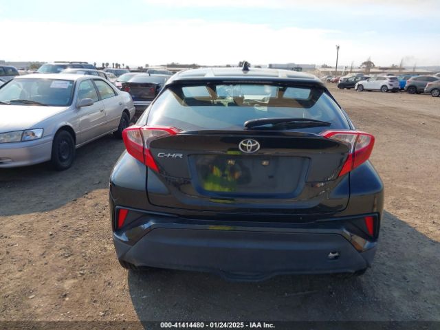 JTNKHMBX3K1038852 Toyota C-HR LE
