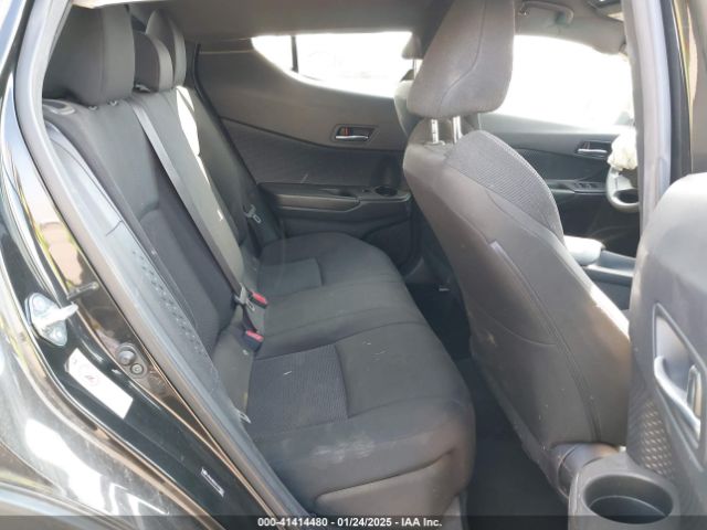JTNKHMBX3K1038852 Toyota C-HR LE