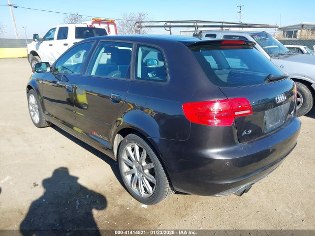2011 AUDI A3 WAUKEAFM9BA096294 Photo 2