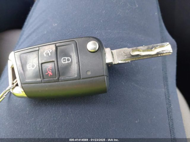 WVWKP7AU4GW904116 Volkswagen E-golf Se