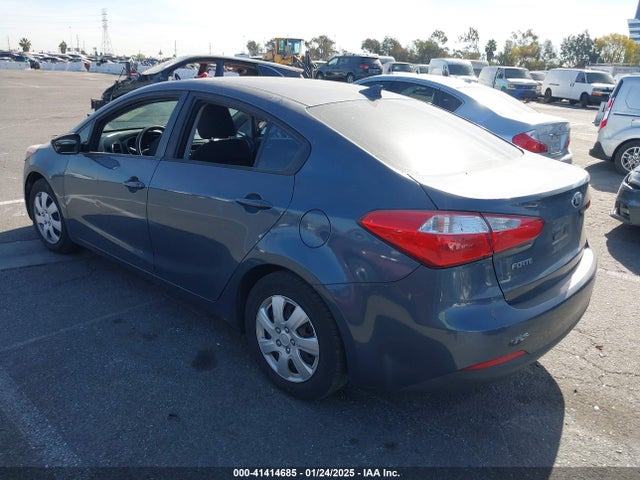 KIA FORTE LX 2016 KNAFK4A69G5526197 Image 3