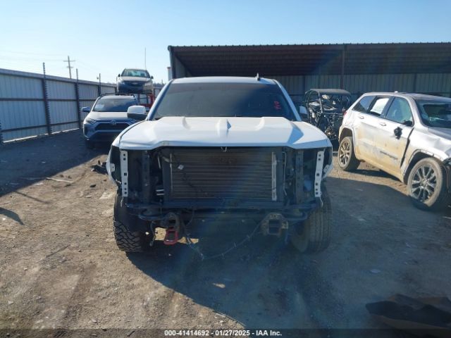 3GCUKREC5JG543053 Chevrolet Silverado 1500 2lt