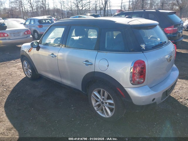 2012 MINI COOPER COUNTRYMAN WMWZB3C50CWM04795 Photo 2