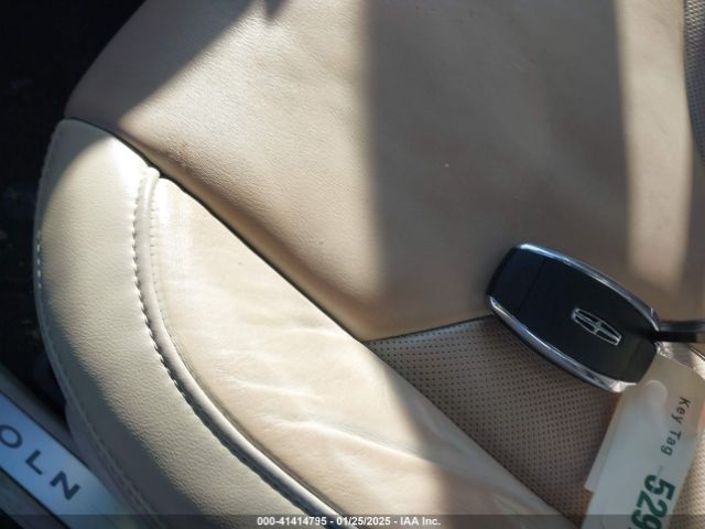 2019 LINCOLN MKC 5LMCJ2D93KUL23235 Photo 10