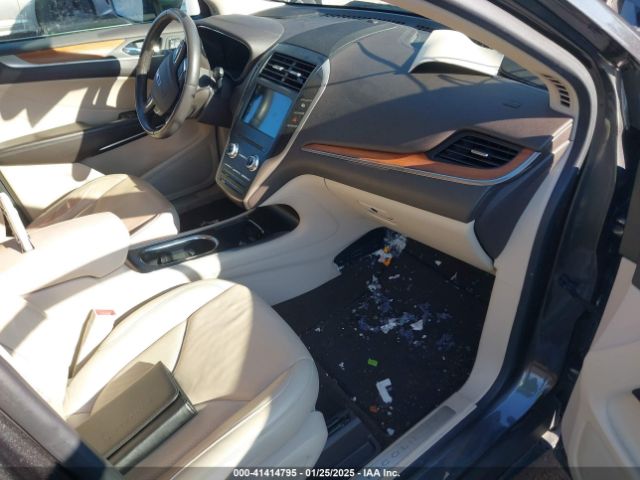 2019 LINCOLN MKC 5LMCJ2D93KUL23235 Photo 4