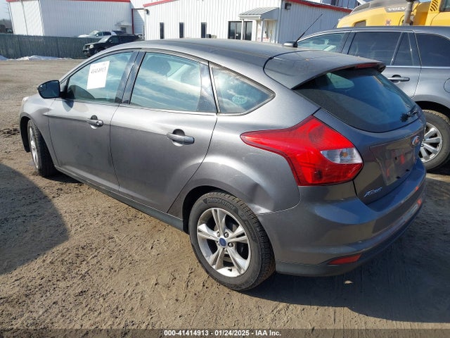 Ford FOCUS SE 2014 1FADP3K2XEL233909 Image 3