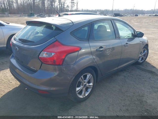 Ford FOCUS SE 2014 1FADP3K2XEL233909 Image 4
