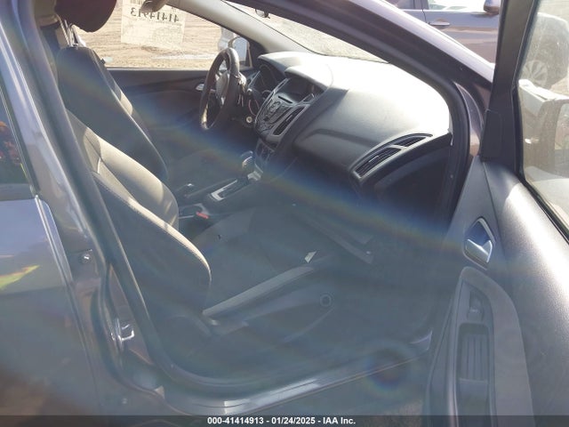 Ford FOCUS SE 2014 1FADP3K2XEL233909 Image 5