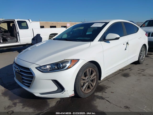 Hyundai ELANTRA SE 2017 5NPD84LF4HH032885 Image 2