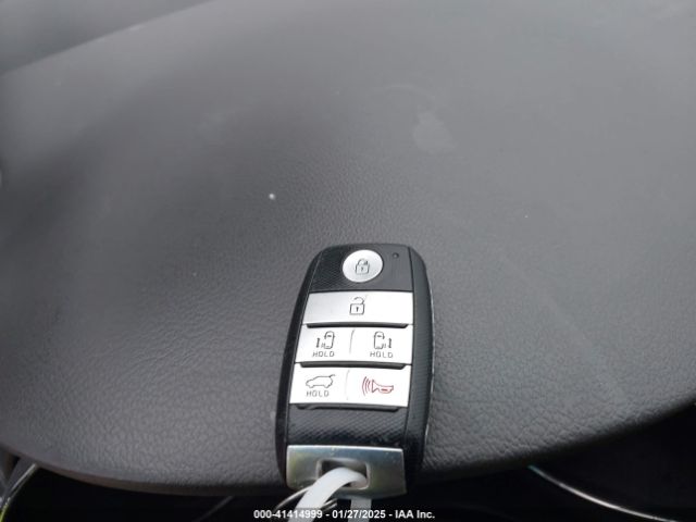 KNDMB5C14H6260388 KIA SEDONA LX