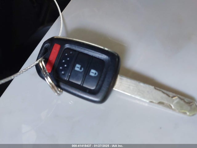 Honda FIT LX 2015 3HGGK5G54FM768580 Image 11
