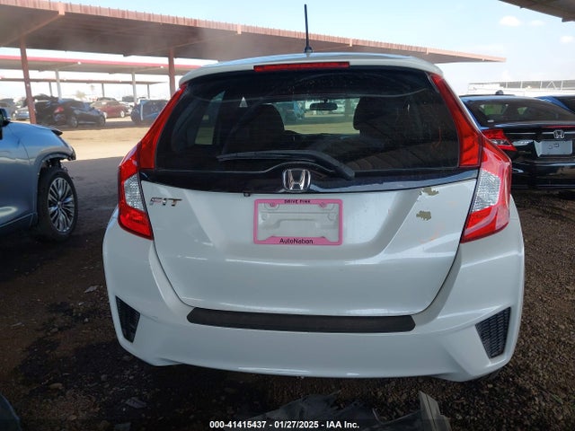 Honda FIT LX 2015 3HGGK5G54FM768580 Image 17