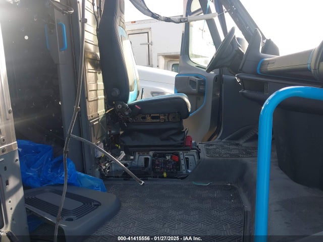 Rivian Delivery 700 2023 7FCEHEB77PN014393 Image 5