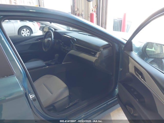Toyota CAMRY LE 2025 4T1DBADK2SU514579 Image 5