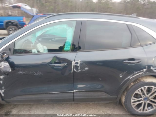 1FMCU0H62NUB17651 Ford ESCAPE SEL