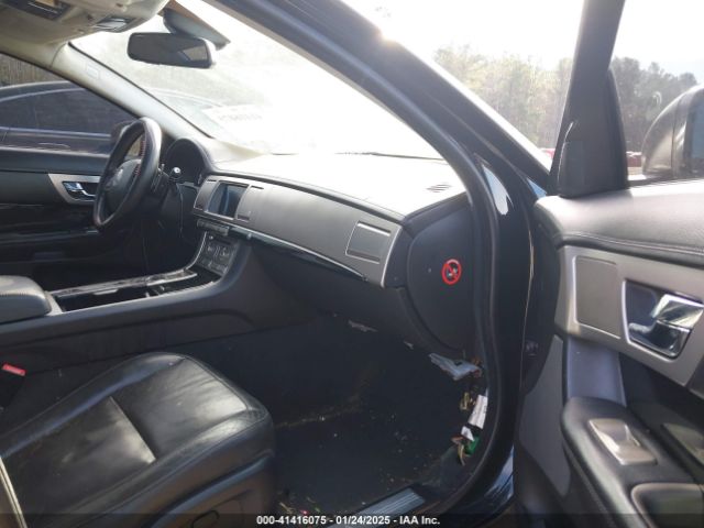 2011 JAGUAR XF SAJWA0FB2BLS19500 Photo 4