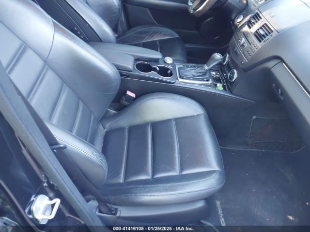 2011 MERCEDES-BENZ C 63 AMG WDDGF7HB4BF528125 Photo 4