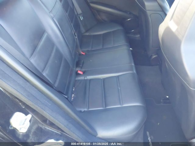 2011 MERCEDES-BENZ C 63 AMG WDDGF7HB4BF528125 Photo 7