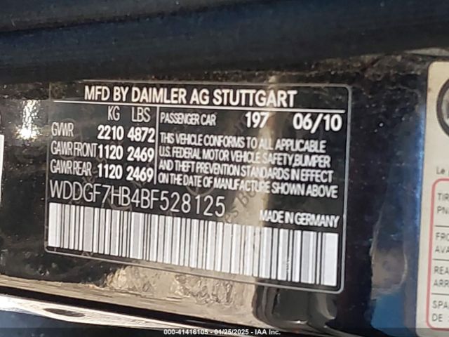 2011 MERCEDES-BENZ C 63 AMG WDDGF7HB4BF528125 Photo 8