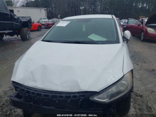 5NPD74LF0HH083447 Hyundai ELANTRA SE