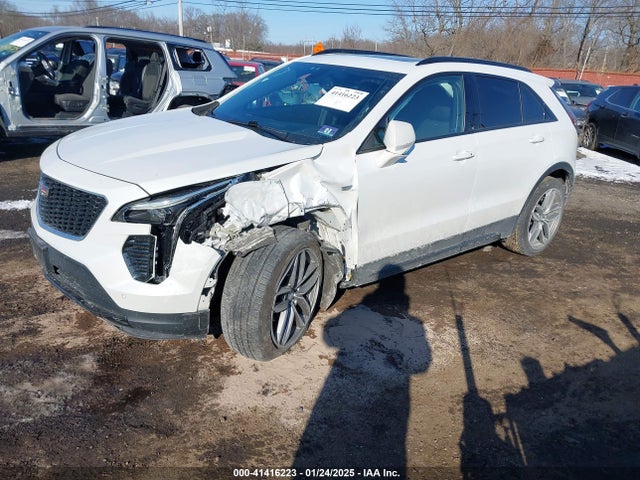2019 CADILLAC XT4 1GYFZER49KF142425 Photo 1