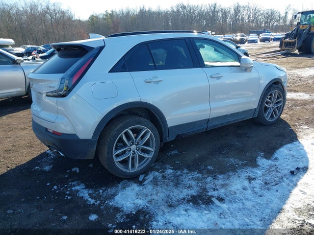 2019 CADILLAC XT4 1GYFZER49KF142425 Photo 3