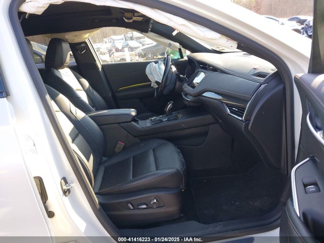 2019 CADILLAC XT4 1GYFZER49KF142425 Photo 4