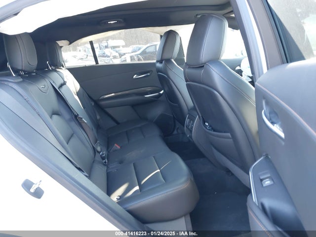 2019 CADILLAC XT4 1GYFZER49KF142425 Photo 7
