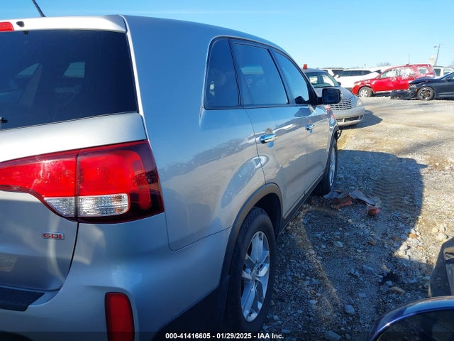 KIA SORENTO LX 2015 5XYKT3A65FG564606 Image 4