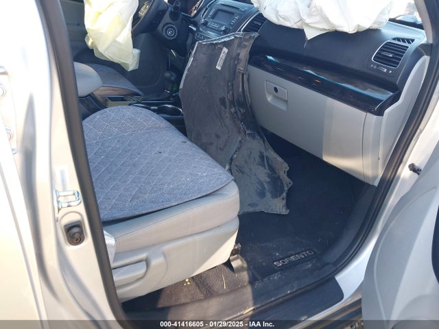 KIA SORENTO LX 2015 5XYKT3A65FG564606 Image 5
