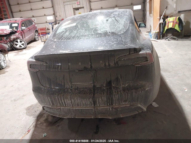 5YJ3E1EA4SF913869 Tesla MODEL 3
