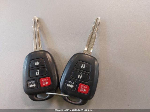2T1BURHE9HC767249 Toyota COROLLA LE