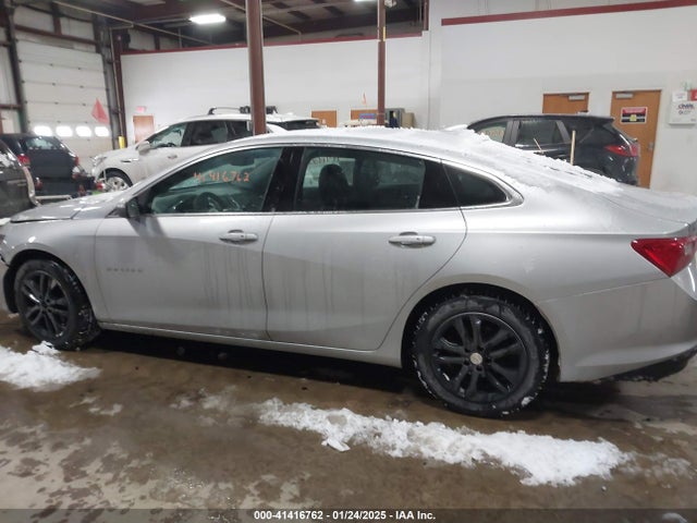 1G1ZE5STXHF256743 Chevrolet MALIBU 1LT