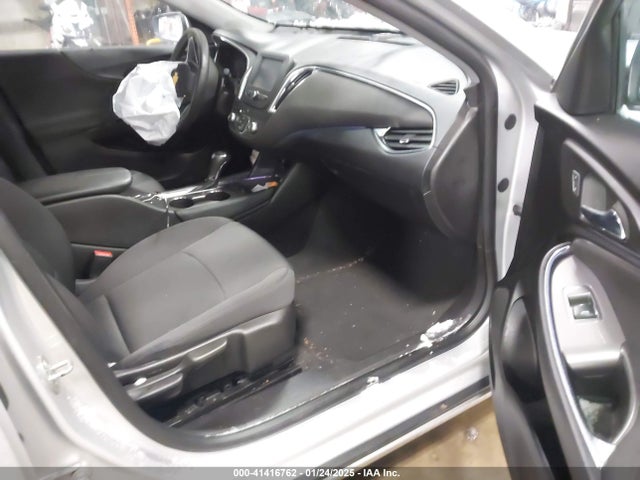 1G1ZE5STXHF256743 Chevrolet MALIBU 1LT