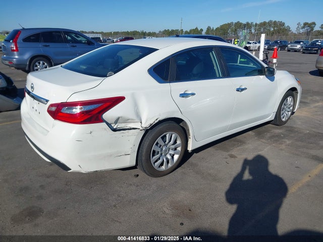 Nissan Altima 2.5 S 2017 1N4AL3AP3HC292302 Image 4