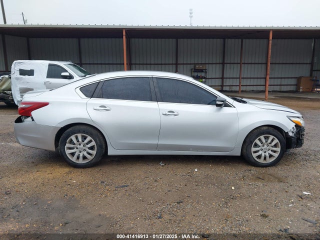 Nissan Altima 2.5 S 2018 1N4AL3AP4JC246869 Image 14