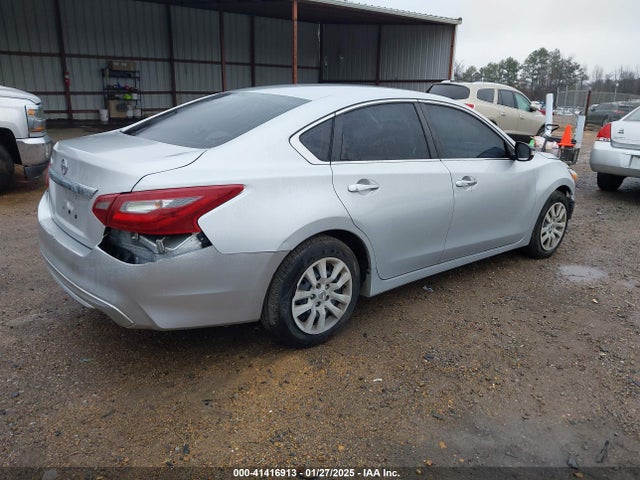 Nissan Altima 2.5 S 2018 1N4AL3AP4JC246869 Image 4