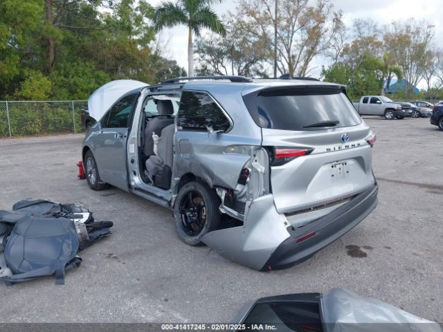 2022 TOYOTA SIENNA 5TDKRKEC1NS125204 Photo 2