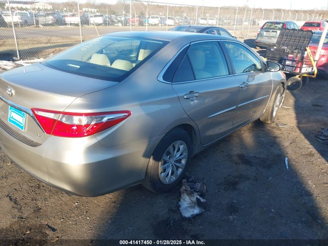 4T1BF1FK4HU332139 Toyota CAMRY LE