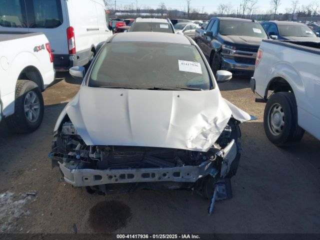 1FADP3K20GL339613 Ford FOCUS SE
