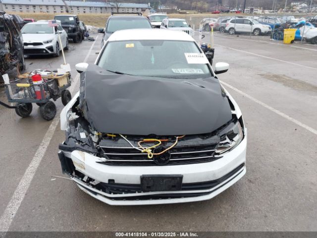3VW2B7AJXJM210961 Volkswagen Jetta 1.4t S