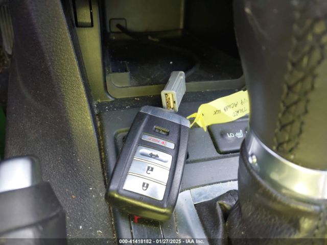 19UDE2F38KA013920 Acura Ilx Standard