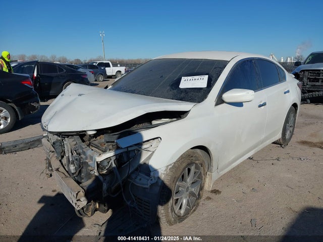 Nissan Altima 2.5 S 2015 1N4AL3AP6FC572258 Image 2