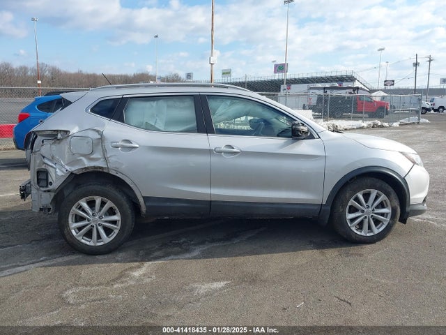 JN1BJ1CR9HW108652 Nissan Rogue Sport Sv
