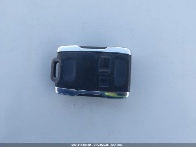 1GCVKSEJ1HZ118319 Chevrolet Silverado 1500 2lz