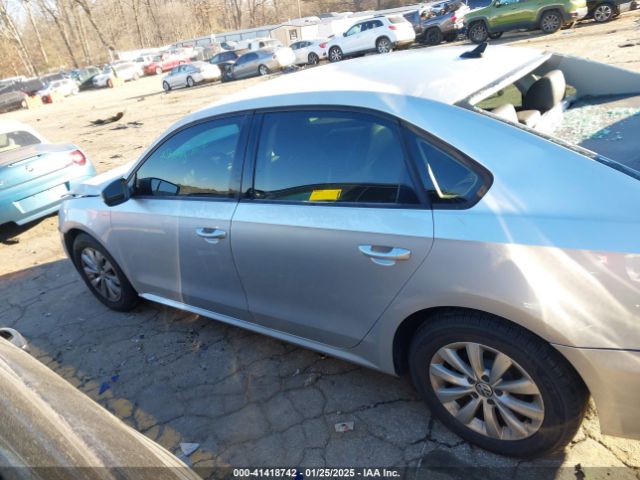 1VWAT7A30FC022274 Volkswagen Passat 1.8t Wolfsburg Edition