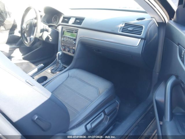 1VWAT7A30FC043870 Volkswagen Passat 1.8t Wolfsburg Edition