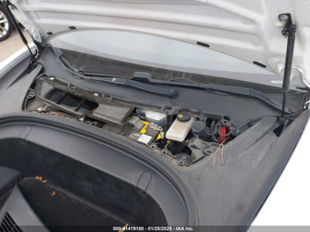 2019 TESLA MODEL 3 5YJ3E1EB2KF388108 Photo 9